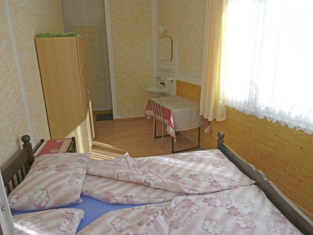 Pension Schoenblick Saas-Grund Extérieur photo