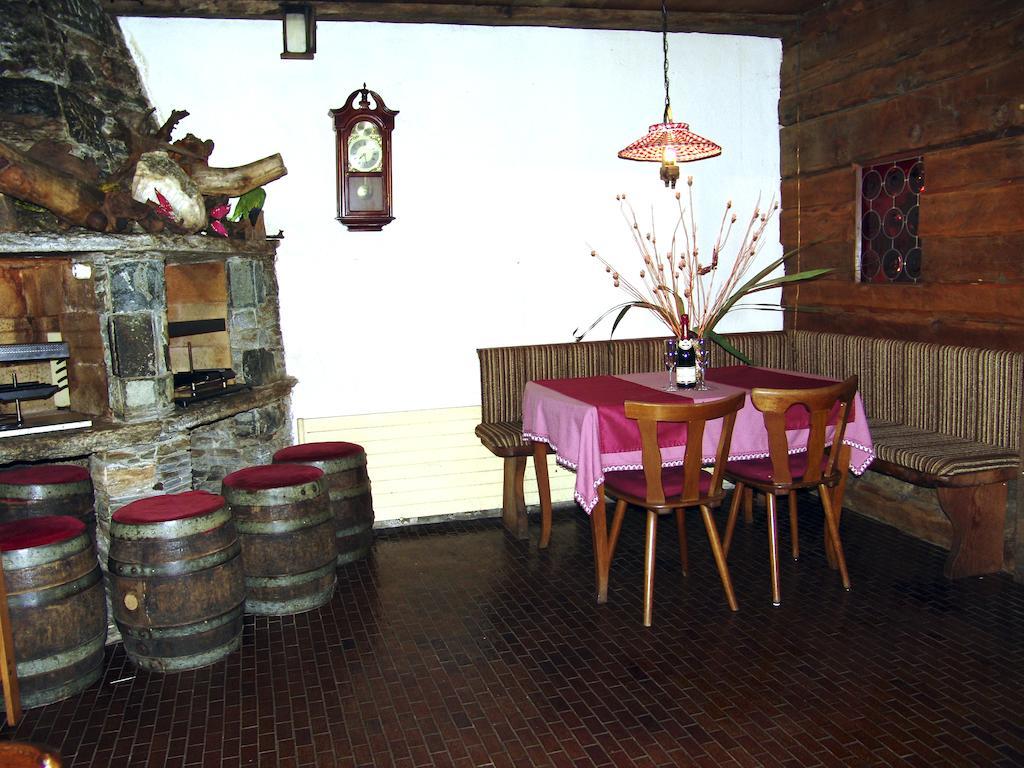 Pension Schoenblick Saas-Grund Extérieur photo